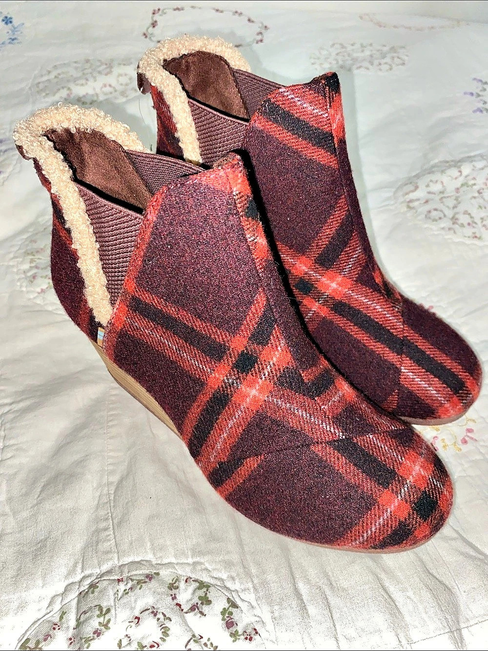 TOMS Harper Plaid Wedge Booties in Red & Brown US 6.5 NWT